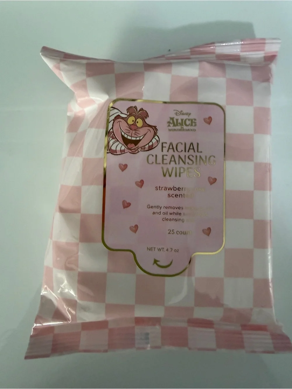 Disney Alice in Wonderland Lip & Skincare Set - Pink, White, Red